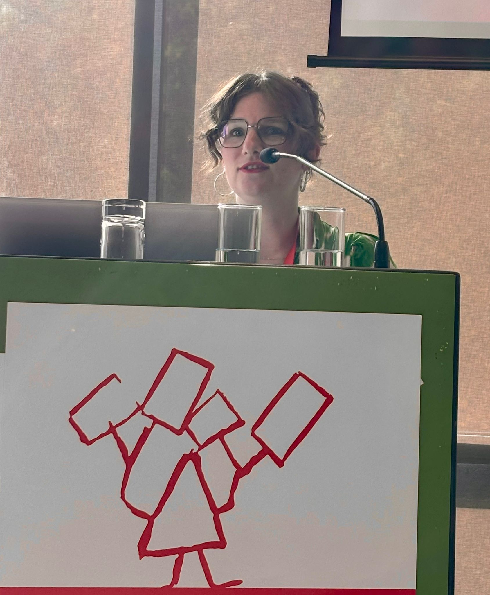 Shirly levert belangrijke bijdrage op EMHID congres in Gent